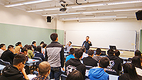 Prof. Peng Shige conducts an interactive sharing session with members of the Department of Physics